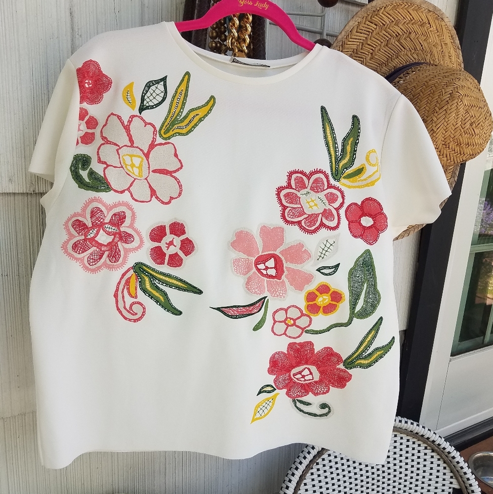Zara Ivory Floral Dressy Tee shirt